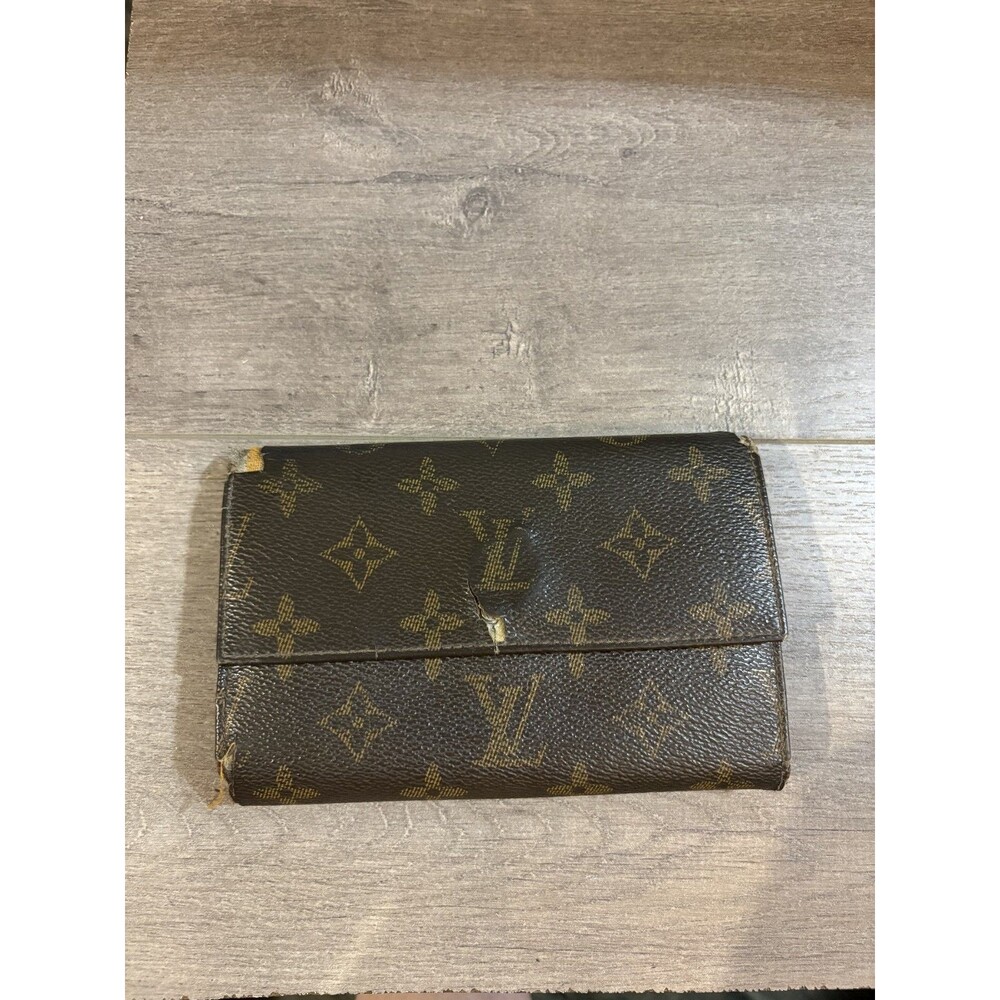 Louis Vuitton Monogram Brown Fold Flap Wallet for Women Logo Accent